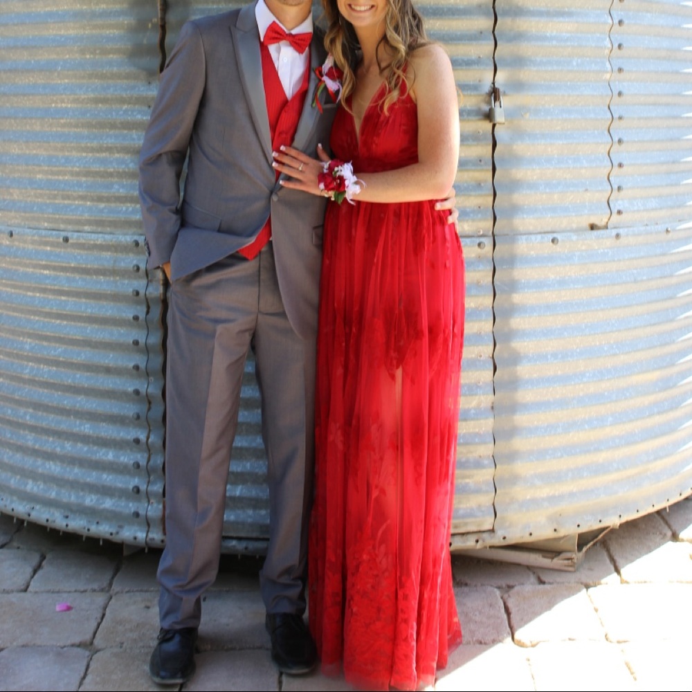 Red lace dress!!